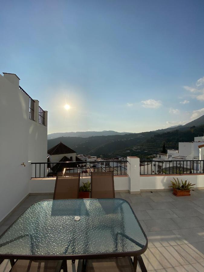 Casa Con Vistas 2 Apartment Frigiliana Luaran gambar
